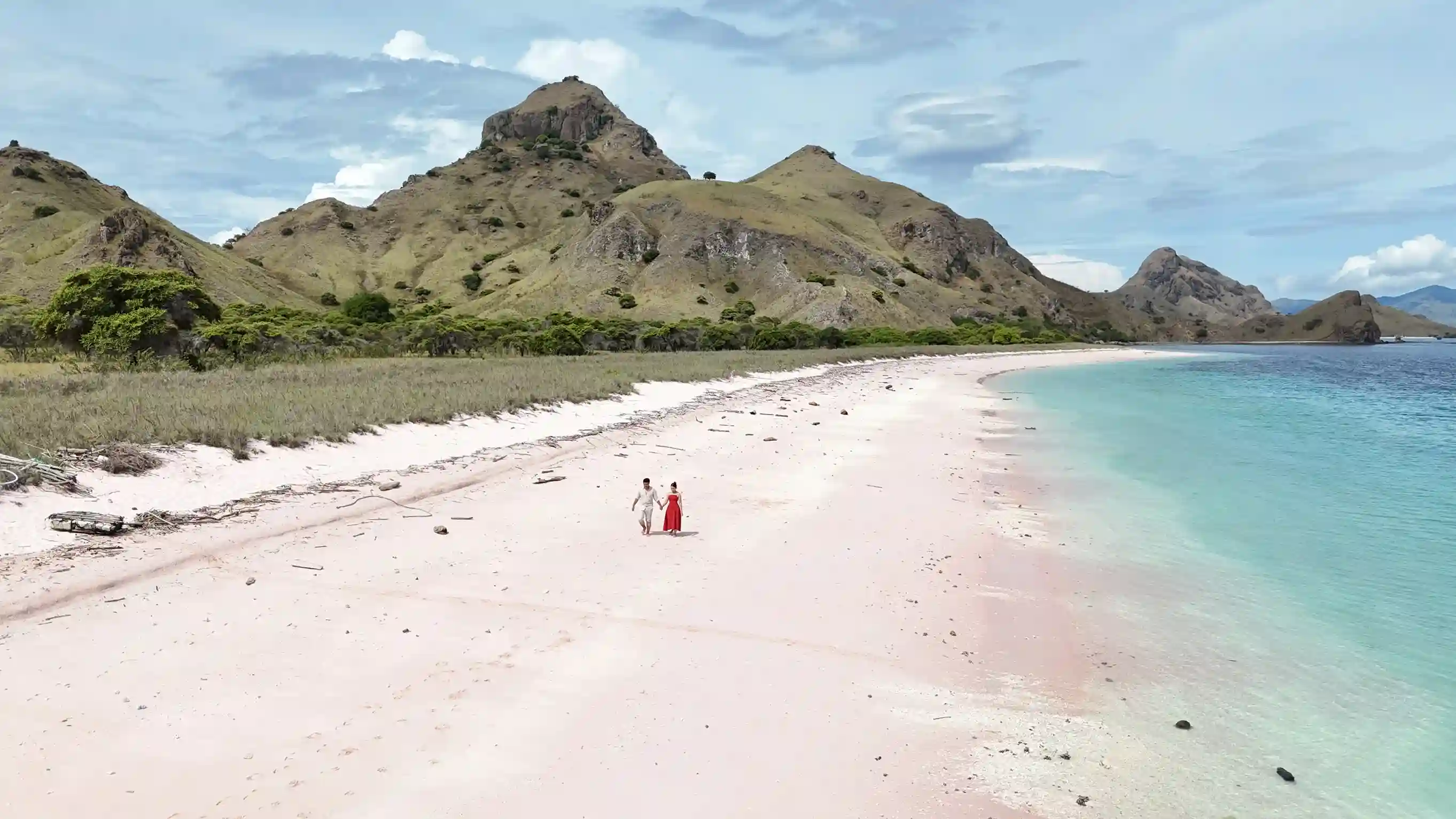 Pink Beach Komodo | Komodo Island Liveaboard