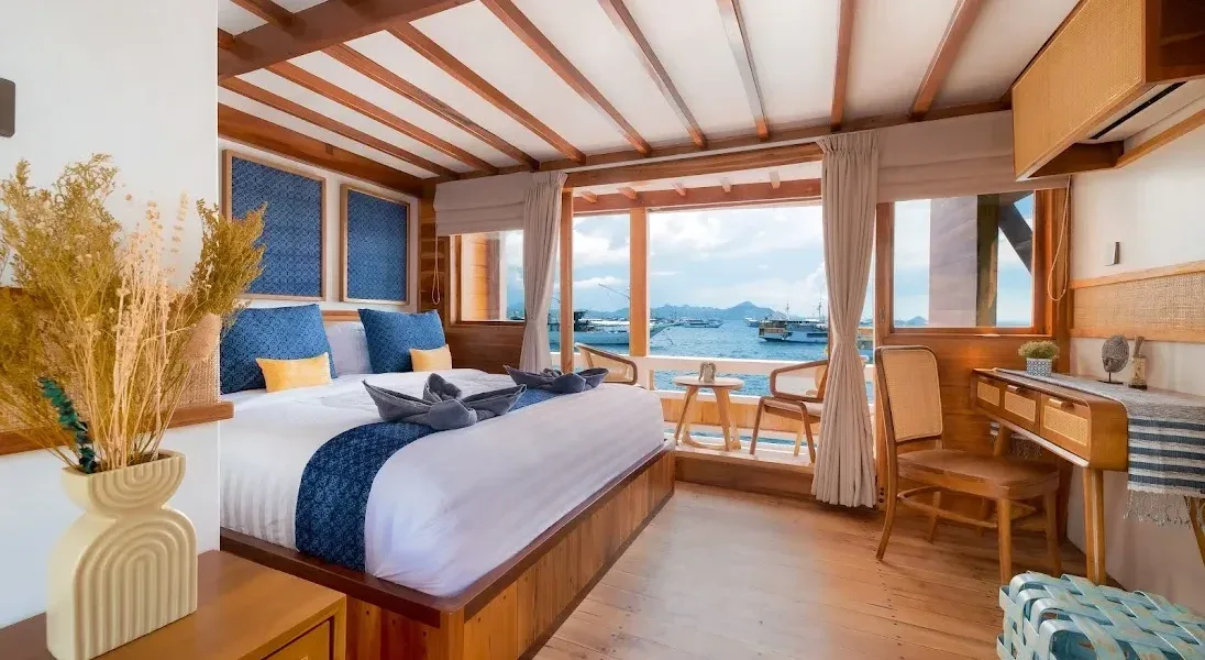 Catnazse Liveaboard Phinisi | Komodo Island Liveaboard