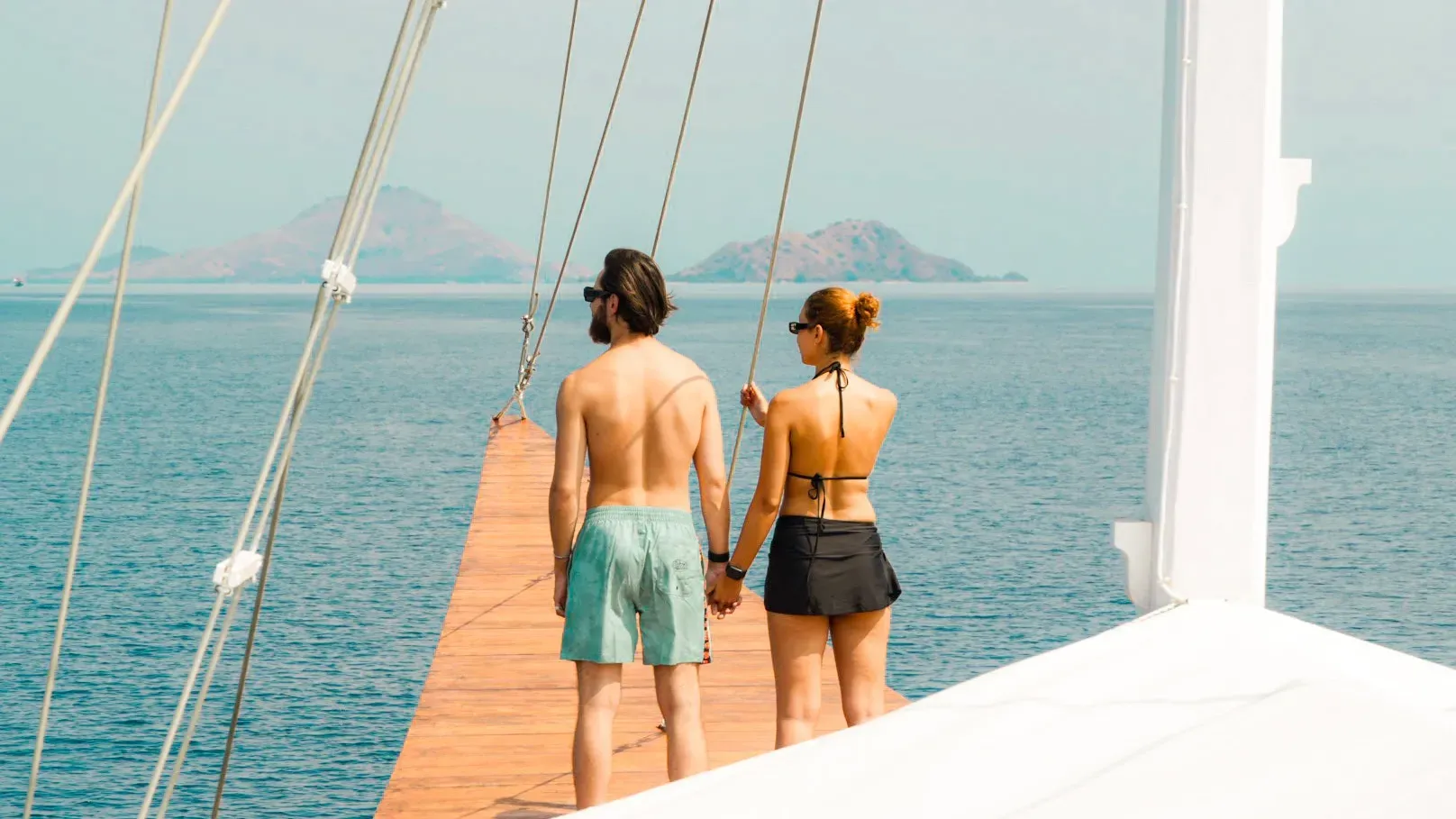 Komodo Island Liveaboard | Enjoying Sailing