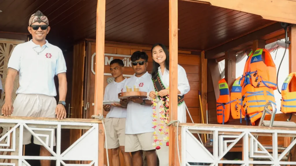 Careers: Join Our Crew — Komodo Liveaboard