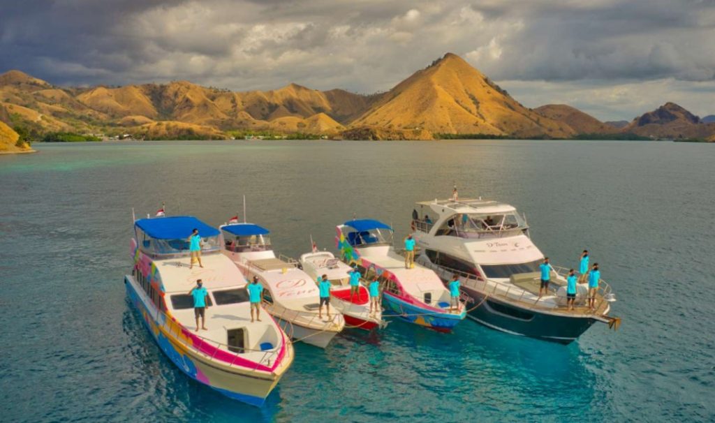 Komodo Liveaboard vs Day Trip: Real Cost and Value Compared
