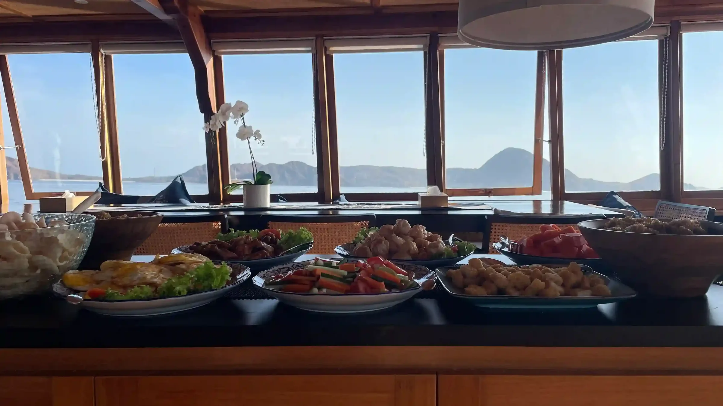 Food on a Komodo Liveaboard: Dietary Requirements & What to Expect